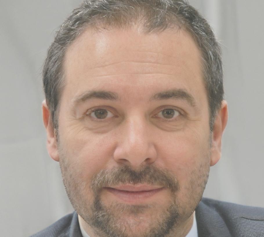 Portrait de Théo Marchand, Expert en analyse financière